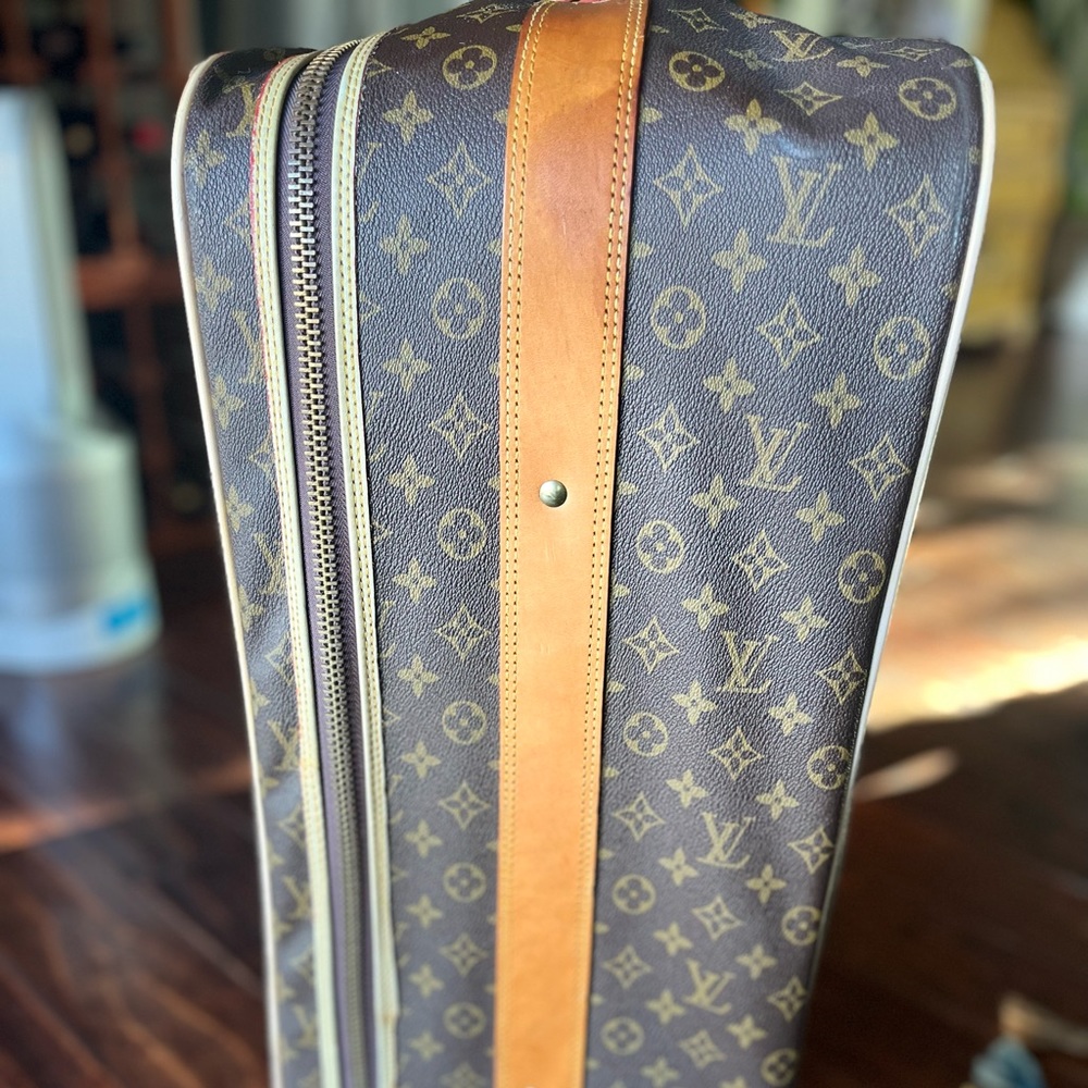 Vintage luggage- not sure of authenticity